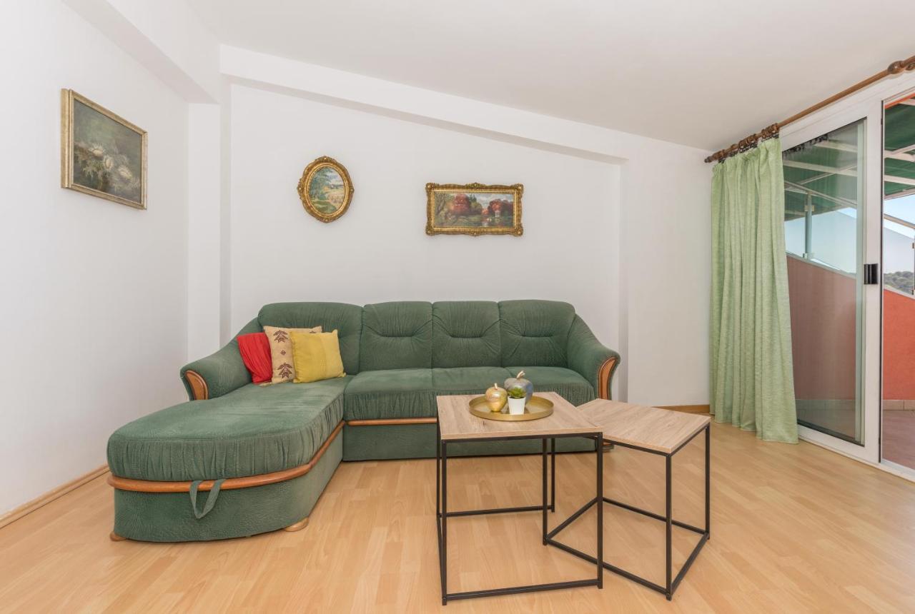 Apartments Zoka Makarska Eksteriør billede